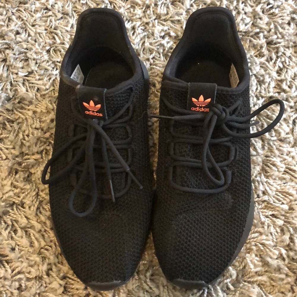 Black adidas tennis shoes